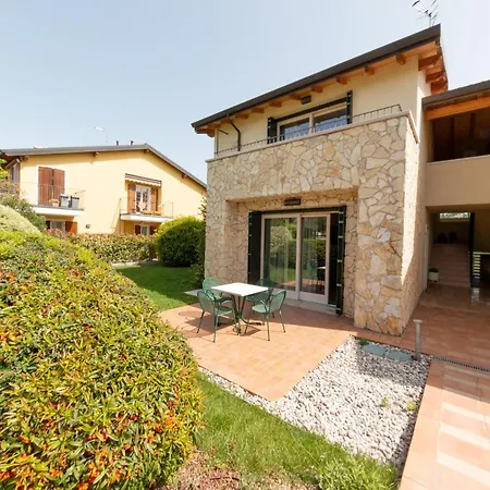 Vistaverde Harmony מלון דירות